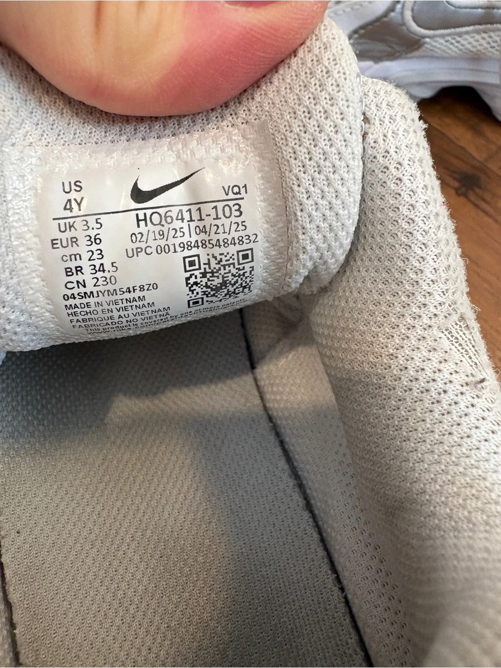 Nike V5 RNR GS White Metallic Silver Pure Platinum Kids Size 4Y Womens 5.5